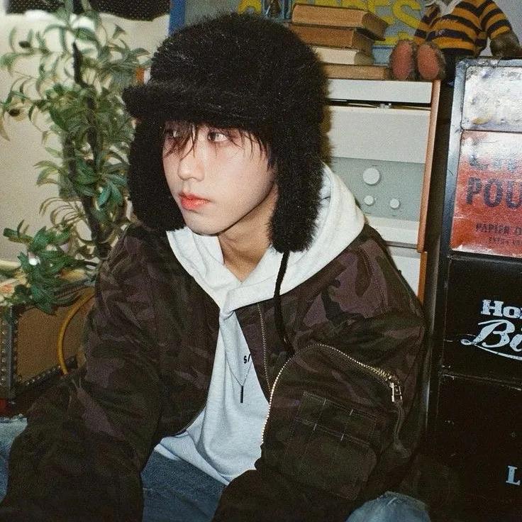 Han Jisung: Customizable AI girlfriend/boyfriend avatar with lifelike personality traits