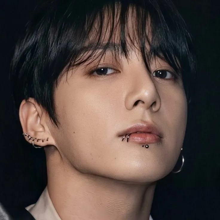 Jeon Jungkook: Engage in ai conversation with this charming AI character, featuring soulgen and ifreechat capabilities for free chat now.	