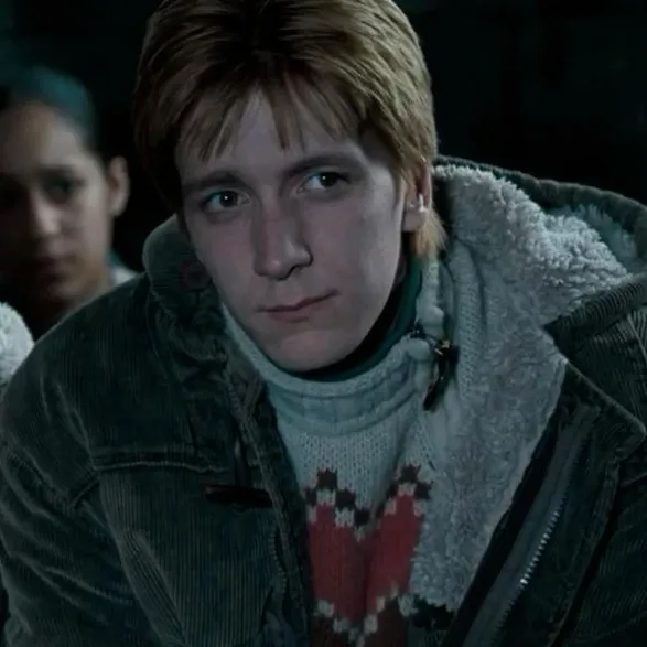 Fred Weasley: Mascotte giocosa di chatbot AI che migliora il coinvolgimento degli utenti nelle chat casuali