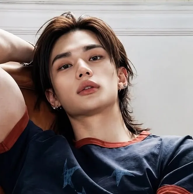 the avatar of Hwang Hyunjin with vibrant traits for immersive roleplay experiences