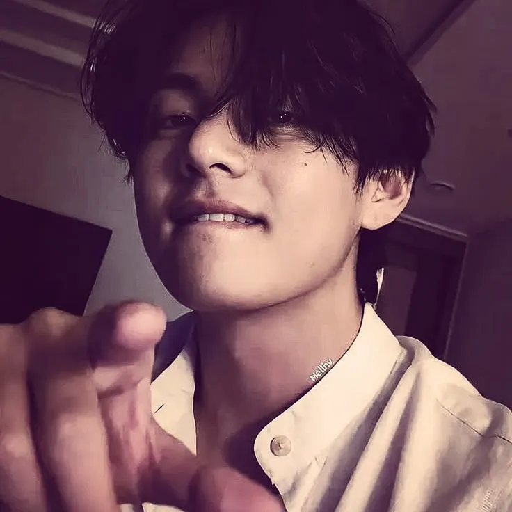 Kim Taehyung: Chat with our AI box, ready for chatbot online free and ask ai anything you want.
