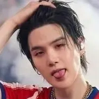 MIN YOONGI-ENEMY: Chat with our AI box, ready for chatbot online free and ask ai anything you want.