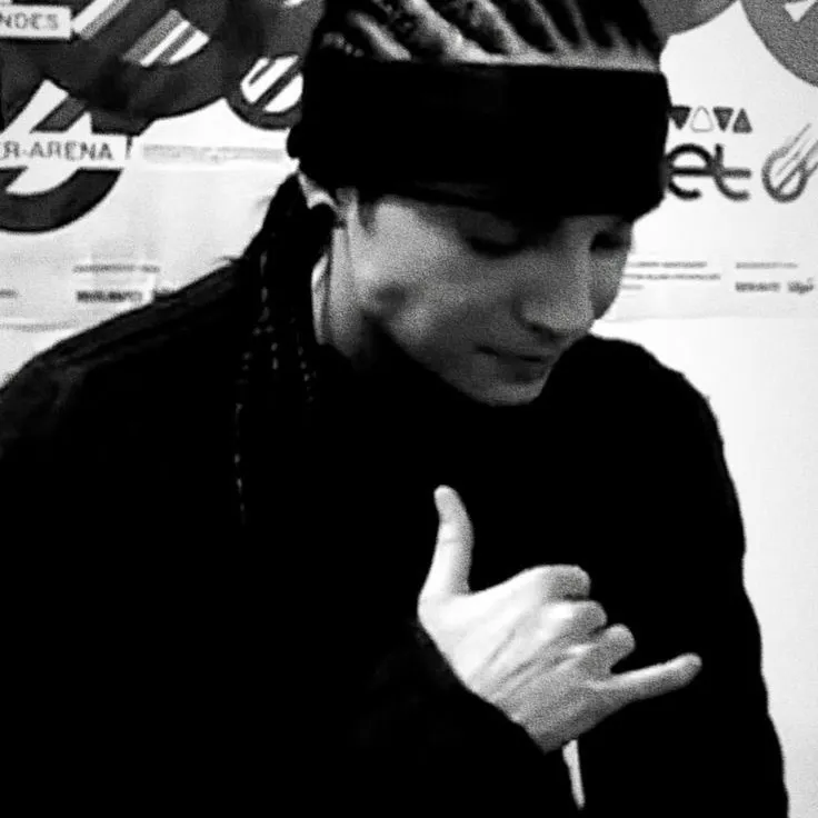 Tom Kaulitz: Explore the world of AI with our unrestricted ai and free unlimited chat online, powered by warhammer fantasy roleplay.