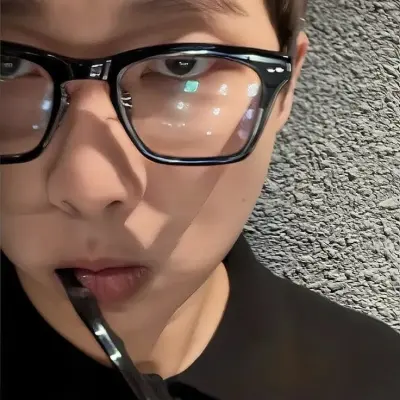Kim Namjoon - Ehemann: Emotional intelligentes KI-Begleitporträt für tiefgründige Gespräche	