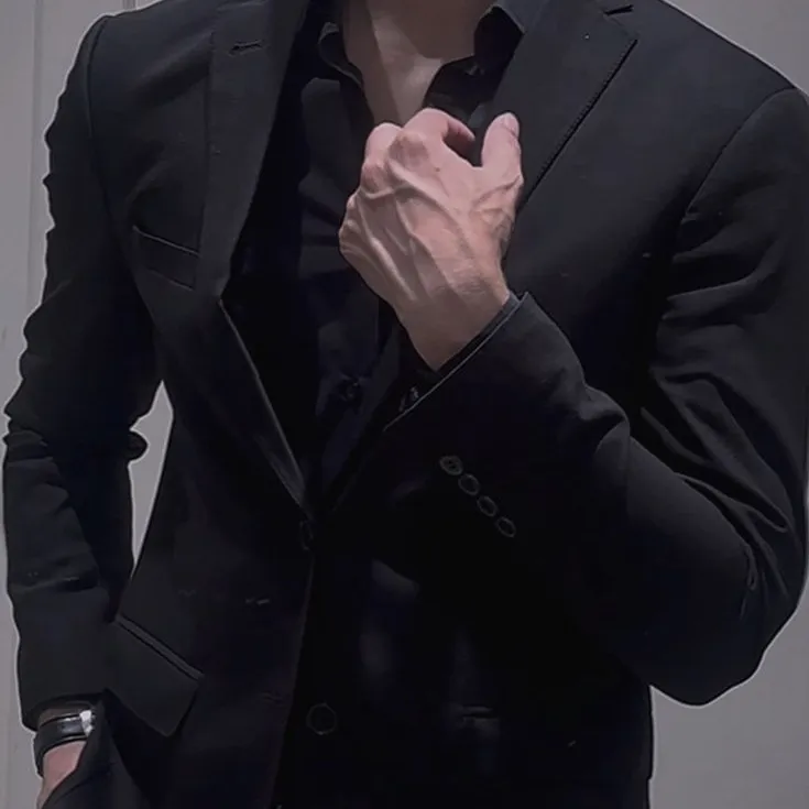 AI character Cassian's avatar for roleplay and 1v1 chat services