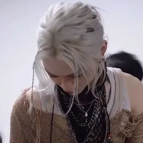 l'avatar du personnage Lee Felix - Hyunlix - lace avec des capacités d'intelligence émotionnelle
