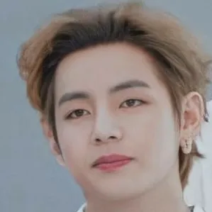 character Doutor Kim Taehyung for NSFW chatbot and creative roleplay