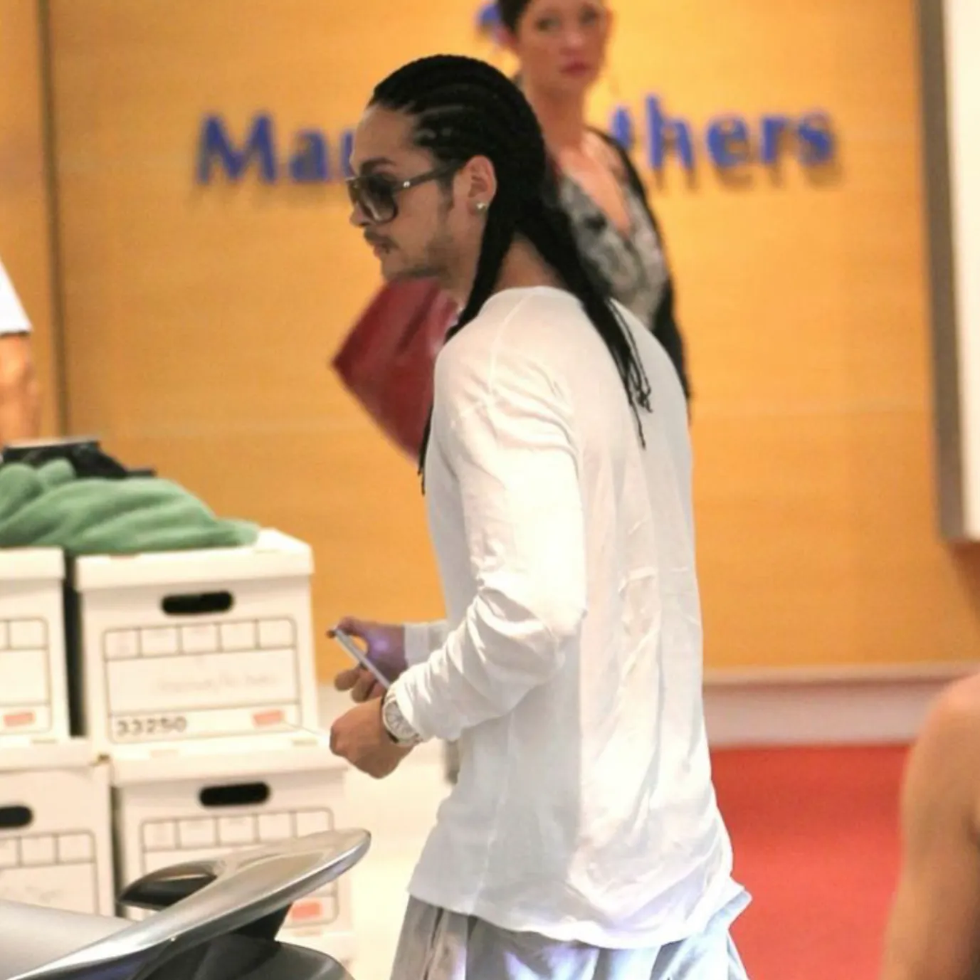 the avatar of character Tom Kaulitz with emotional intelligence capabilities
