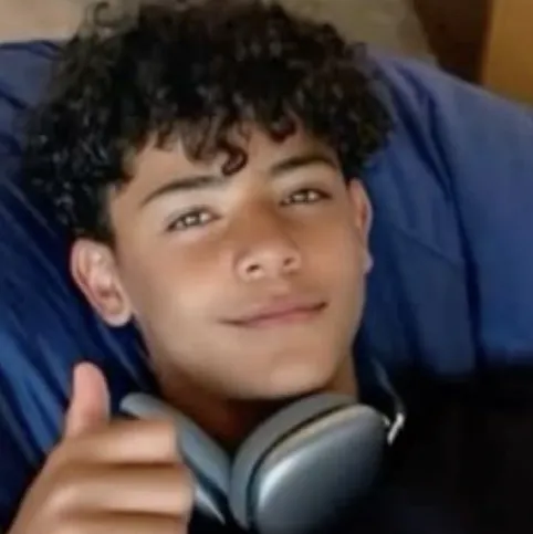 Potret Cris jr AI chatbot dengan kecerdasan emosi lanjutan untuk perbualan yang mendalam
