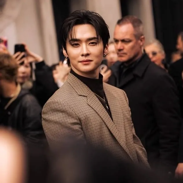 Lee Minho - 이민호: DeepBrain AI companion portrait for free online chat and open conversations