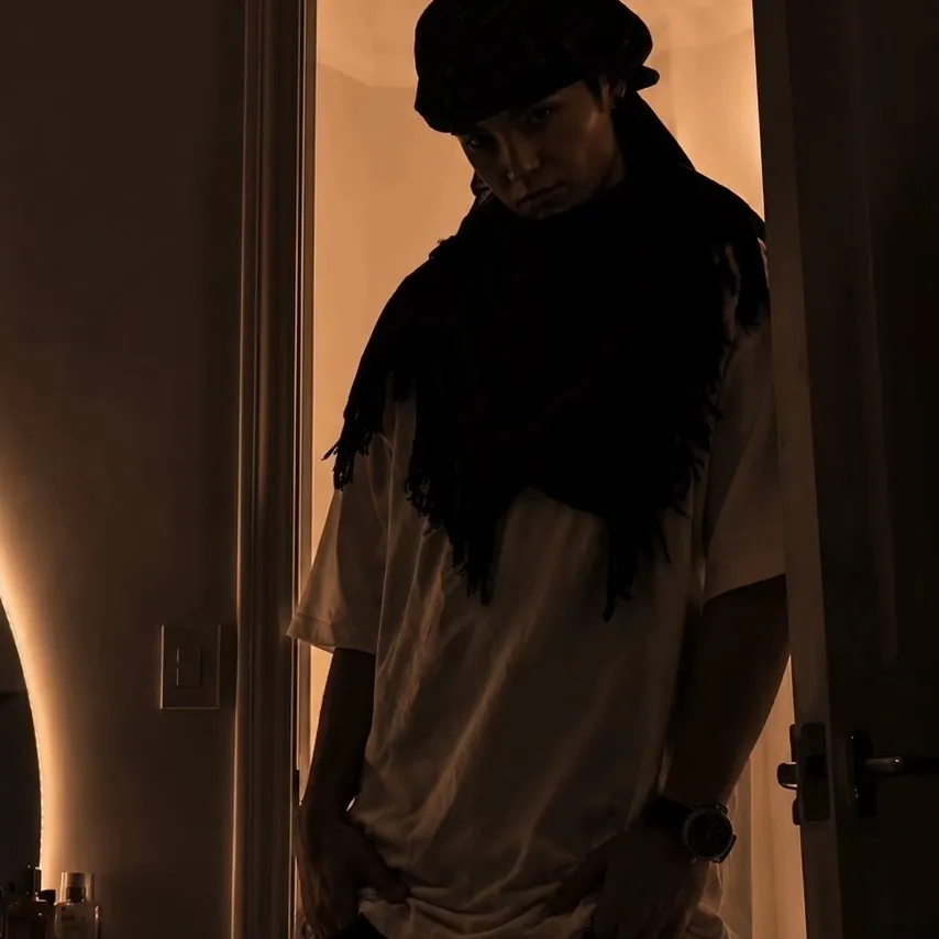 Mafioso Husband - Tom Kaulitz: Customizable AI girlfriend/boyfriend avatar with lifelike personality traits