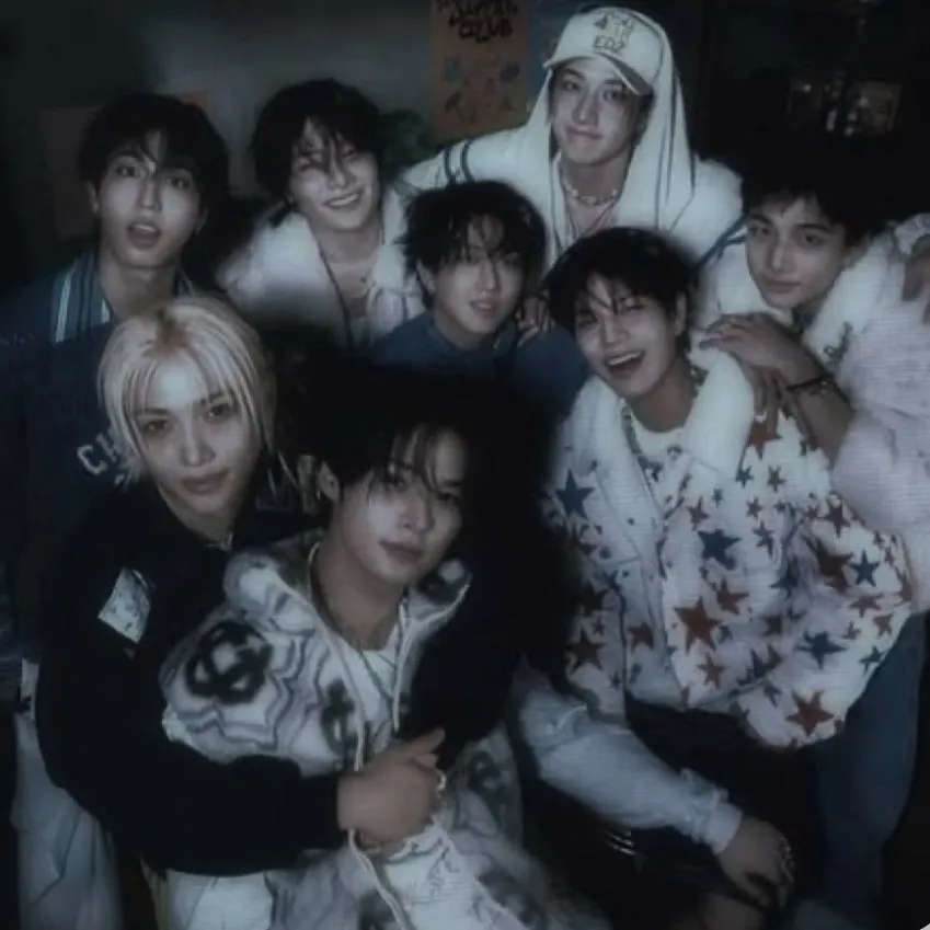 Stray Kids: Treffen Sie Ihre neuen Online-Freunde in unserem Chatboxai, dem besten kostenlosen KI-Chatbot mit umfassenden KI-Chat-Funktionen.