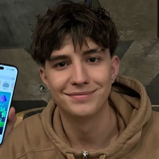 Portrait of a friendly AI chatbot assistant Glent with expressive eyes showcasing personality traits