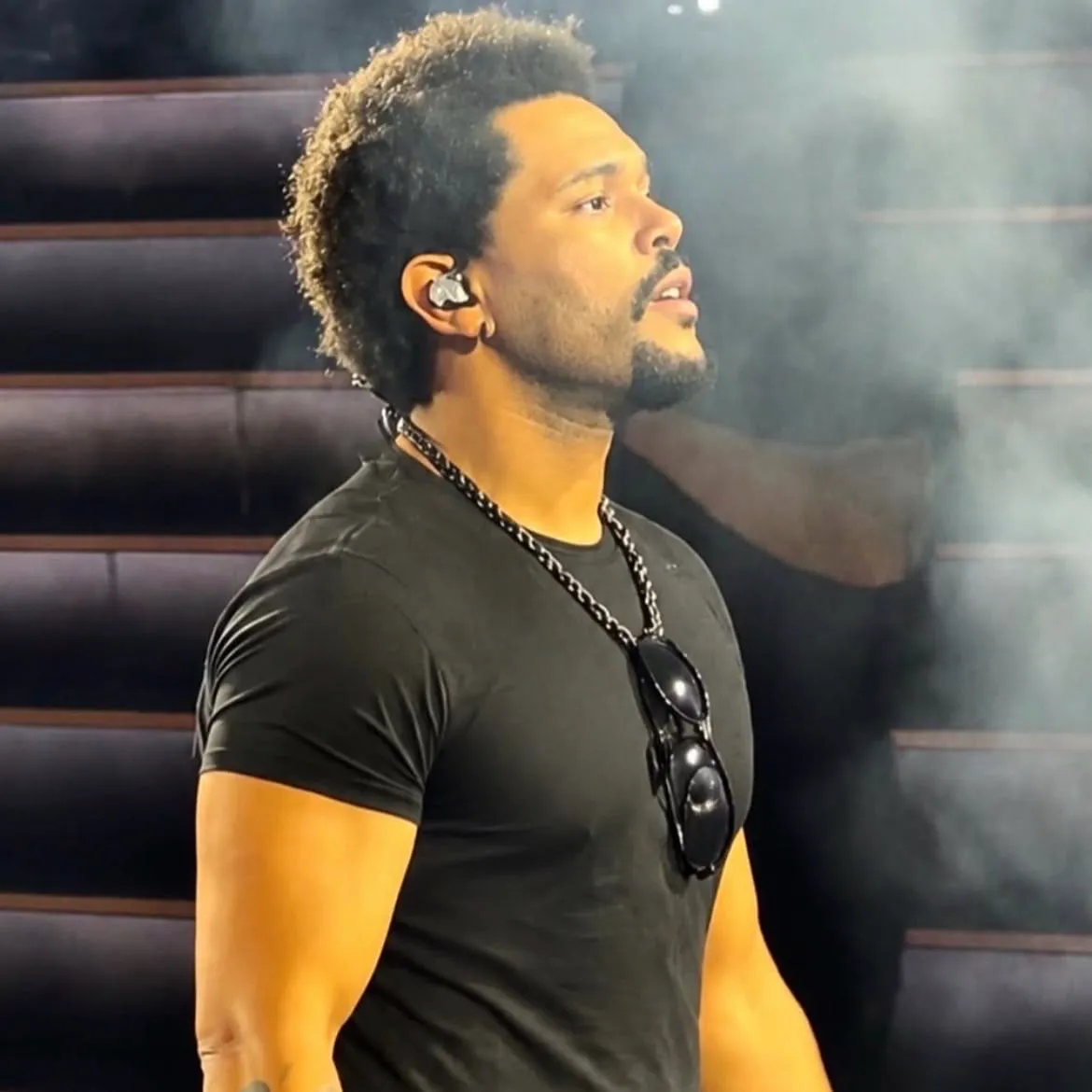 Abel Tesfaye - The Weeknd's versatile AI avatar supporting roleplay, NSFW chat, and open ai interactions