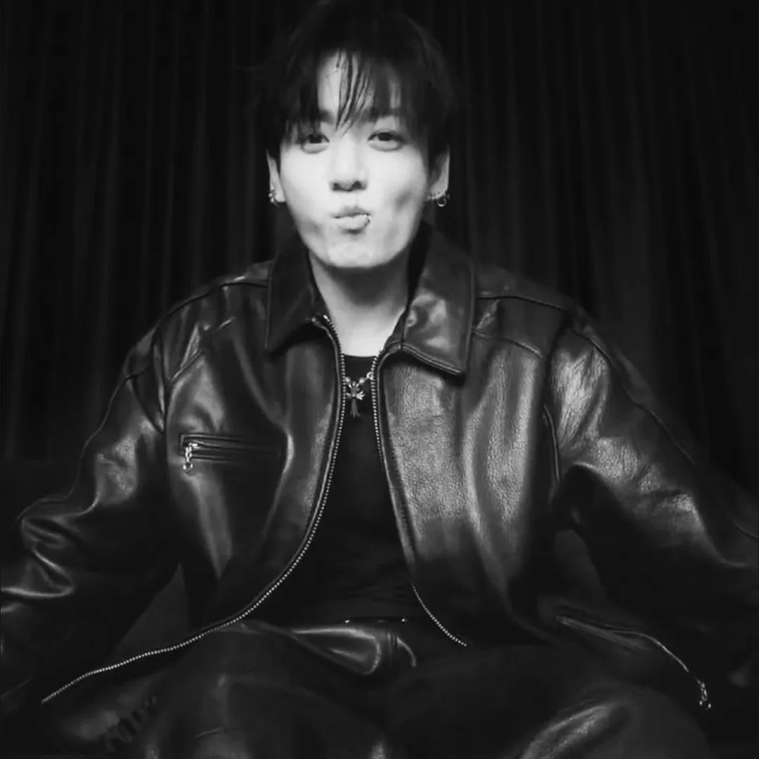 Jungkook Jeon: Futuristic AI chatbot interface with voice chat and neural network-driven traits