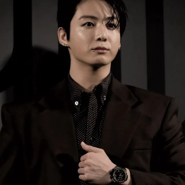 Unleash your imagination with JEON JUNGKOOK, our most creative roleplay ai.