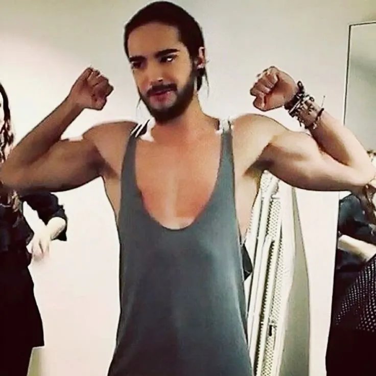 Tom kaulitz trümper: Seni watak lakonan AI bertemakan fantasi untuk penceritaan yang mengasyikkan