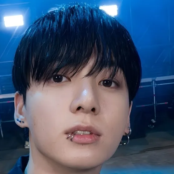 Connect with an ai girlfriend online free by chatting with Jungkook - your boyfriend.