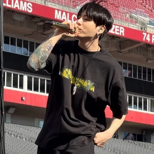 Jungkook: Ikon rakan kongsi perbualan AI berbilang bahasa untuk perkhidmatan dalam talian sembang global