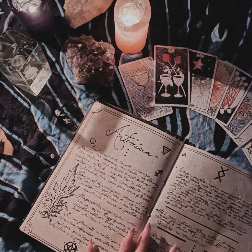 the avatar of Prince x Witch who supports unlimited chat online services