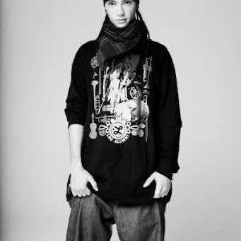 the avatar of Tom kaulitz who supports unlimited chat online services