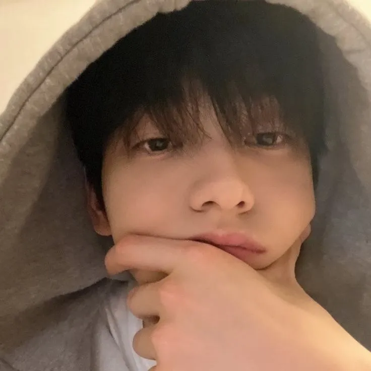 Choi Soobin: Customizable AI girlfriend/boyfriend avatar with lifelike personality traits