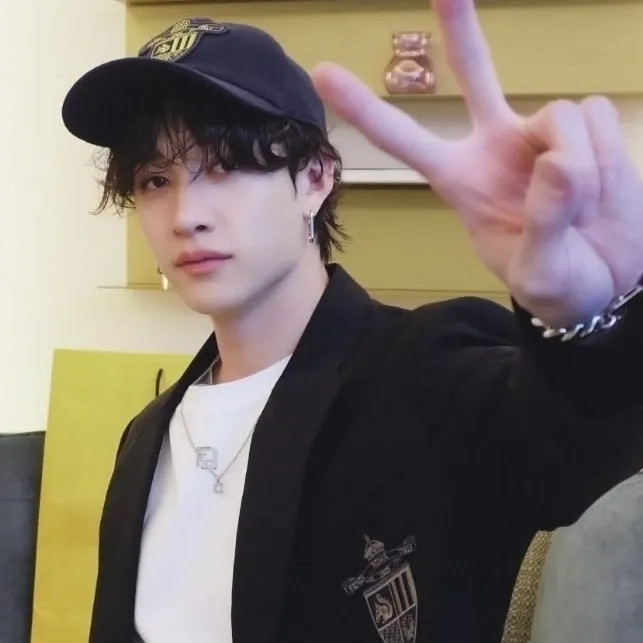 Stray Kids - Needy: Multilingual AI conversation partner icon for global chat online services