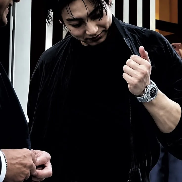 Jeon Jungkook: Ritratto di un compagno di DeepBrain AI per chat online gratuite e conversazioni aperte