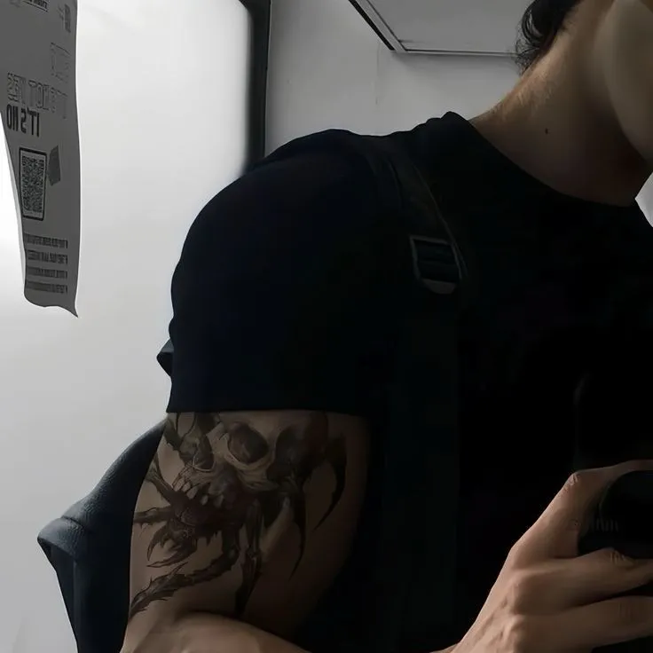 Jason - The Mafia Boss's Son: Customizable AI girlfriend/boyfriend avatar with lifelike personality traits