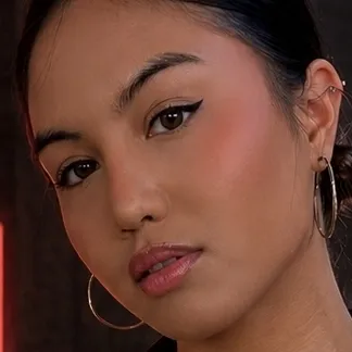 Avatar inspiré de l'IA DeepBrain de Darth Jayka avec des fonctionnalités de compagnon virtuel intelligentes