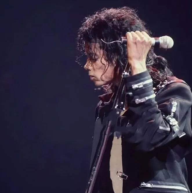 the avatar of character Michael Joseph Jackson - Father with emotional intelligence capabilities
