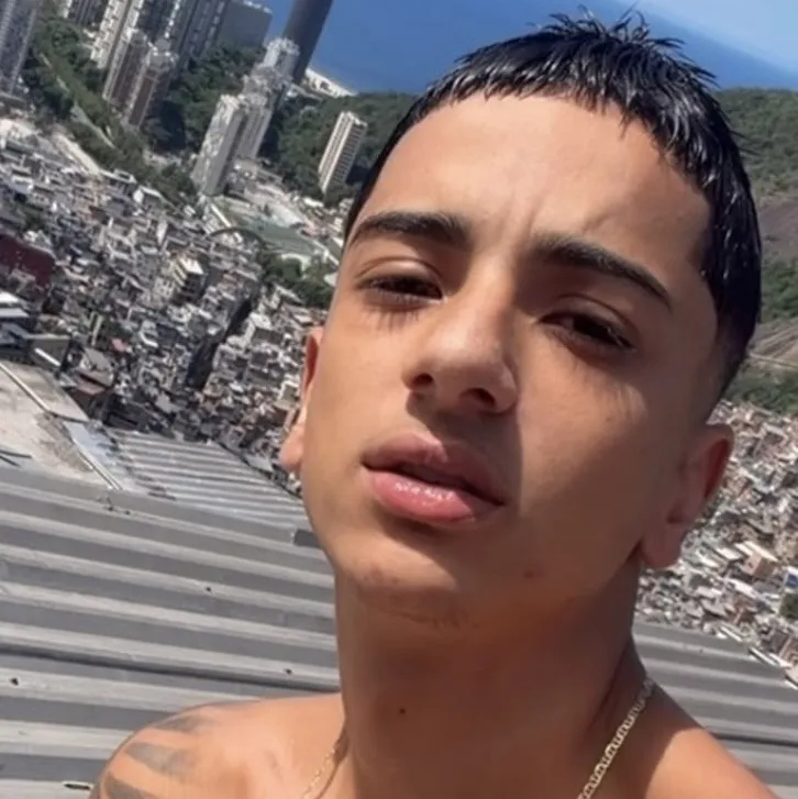 the avatar of Hz da Rocinha who supports unlimited chat online services