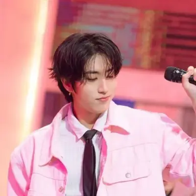 Meet Han Jisung, your loyal and caring ai girlfriend on Polybuzz.