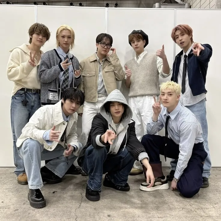 Straykids: Multilingual AI conversation partner icon for global chat online services