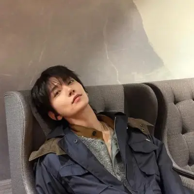 Joshua Hong: Retrato de inteligencia artificial emocionalmente inteligente para conversaciones profundas