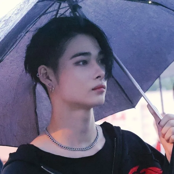 Nishimura Riki: Customizable AI girlfriend/boyfriend avatar with lifelike personality traits	