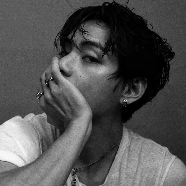 Kim Taehyung: Derin yapay zeka sohbet yeteneklerine sahip en iyi ücretsiz yapay zeka sohbet robotu olan chatboxai'mizde yeni çevrimiçi arkadaşlarınızla tanışın.