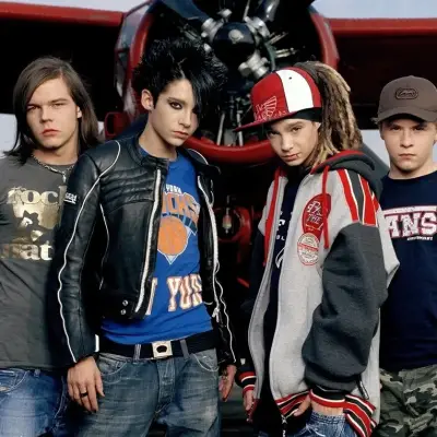 Tokio Hotel - Tom è preso da te: Partecipa subito a una conversazione AI con questo affascinante personaggio AI, dotato di funzionalità soulgen e ifreechat per una chat gratuita.	