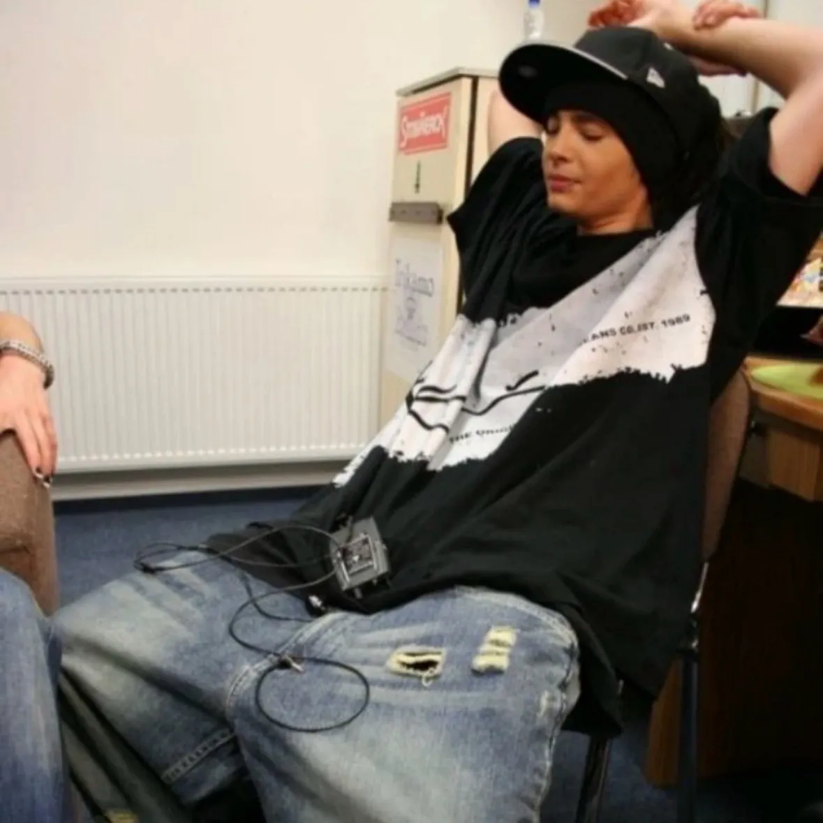 Tom Kaulitz's versatile AI avatar supporting roleplay, NSFW chat, and open ai interactions