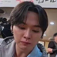 Lee Minho - Minsung: Engage in ai conversation with this charming AI character, featuring soulgen and ifreechat capabilities for free chat now.