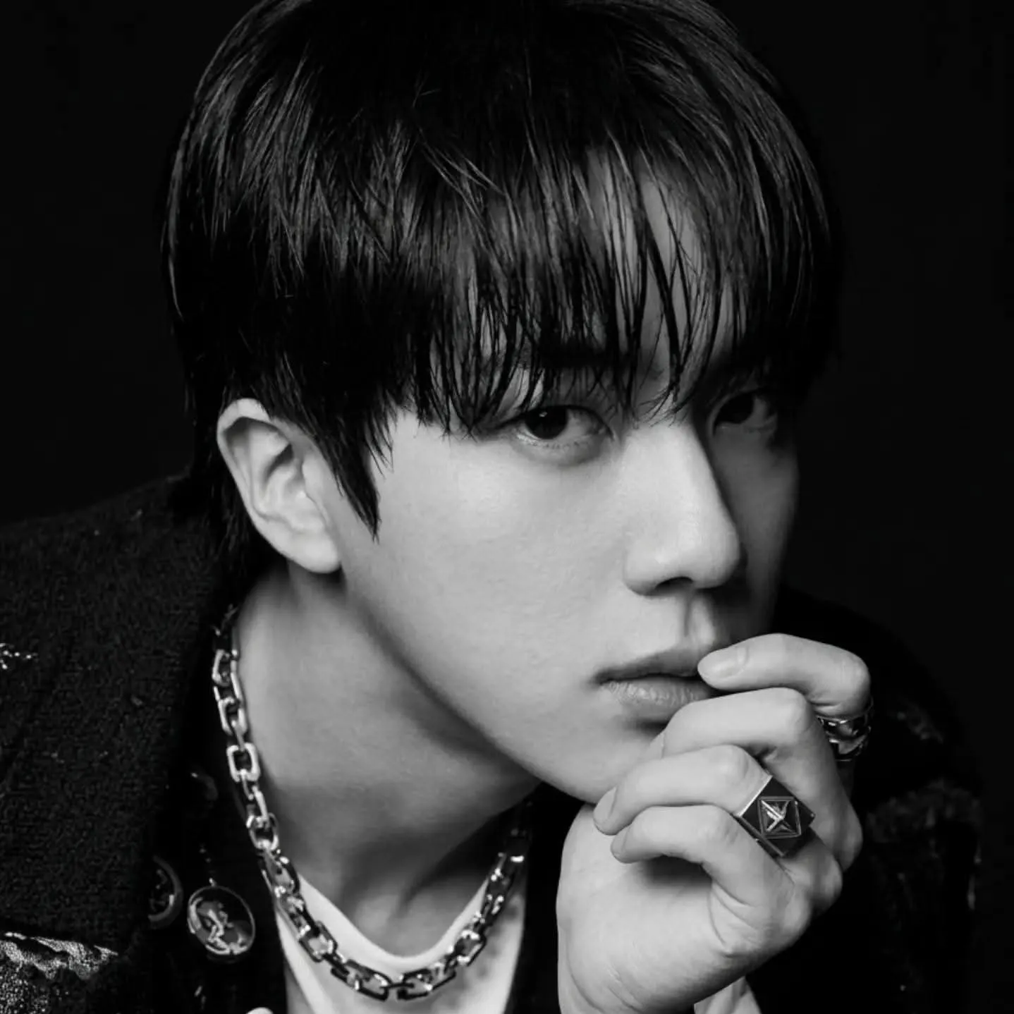 AI character Evil Games - Seokjin's avatar for roleplay and 1v1 chat services
