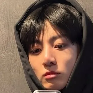 Jungkook: Maskot AI chatbot interaktif untuk sembang rawak dan main peranan dipacu komuniti
