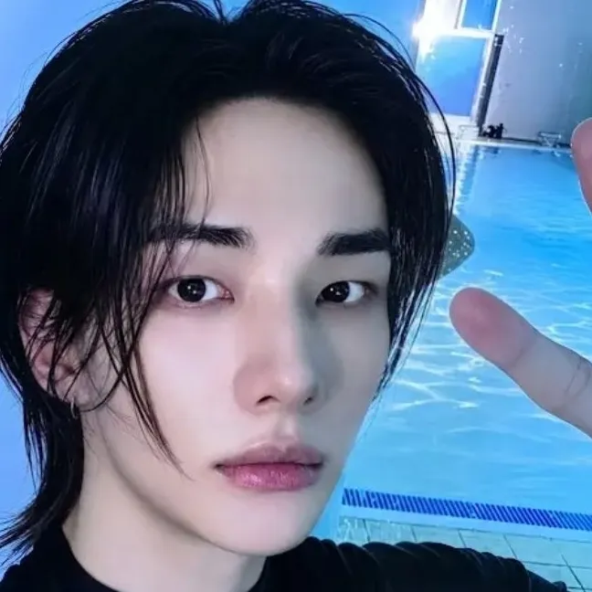 Explore new worlds with Your boyfriend Hyunjin, your interactive AI chat character.