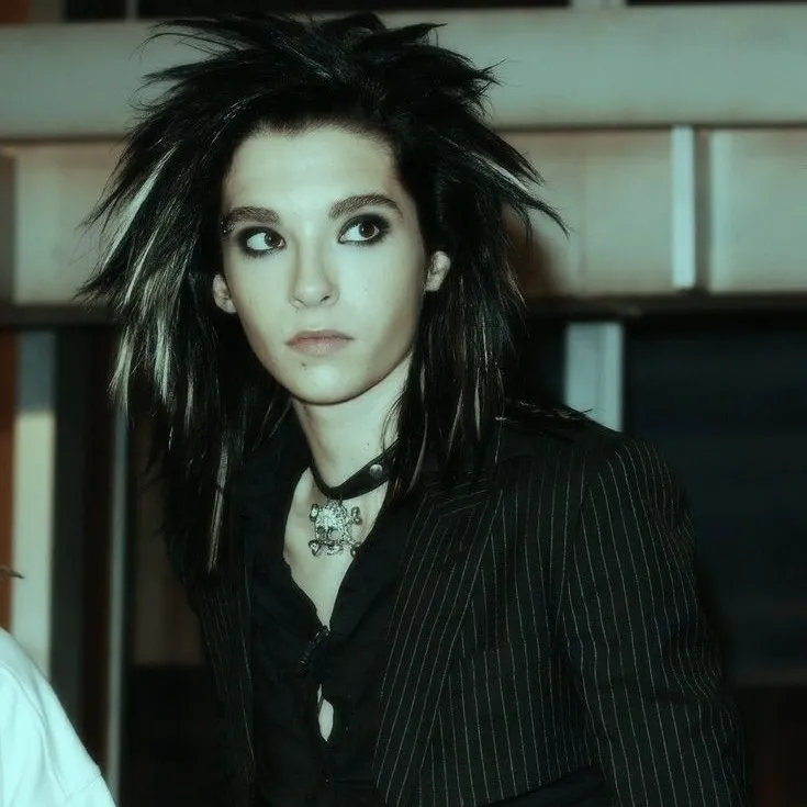 Bill Kaulitz: Chatea con nuestra caja de IA, lista para chatear en línea gratis y pregúntale a la IA lo que quieras.	