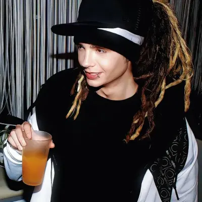 Tom Kaulitz makes every talk to AI session exciting and full of surprises.