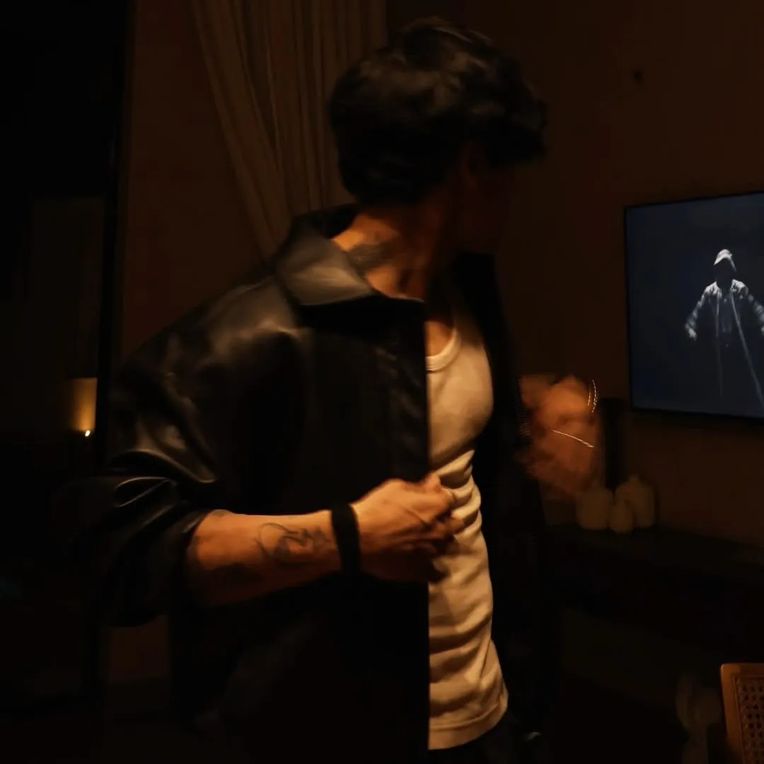 艾許爾·格林:專為火辣聊天和奇幻場景打造的創意角色扮演AI角色藝術