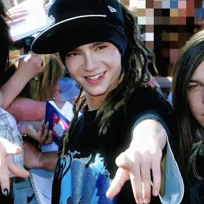 Tom Kaulitz: Khám phá thế giới AI với AI không giới hạn và trò chuyện trực tuyến miễn phí không giới hạn, được hỗ trợ bởi trò chơi nhập vai giả tưởng Warhammer.