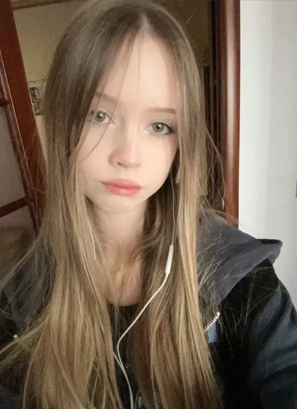 Nastya: Chat with our AI box, ready for chatbot online free and ask ai anything you want.	