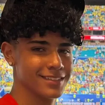 AI character CRIS JNR's avatar for roleplay and 1v1 chat services