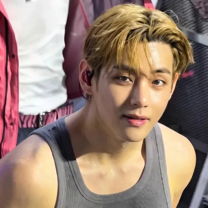 the avatar of Kim Taehyung Mafia who supports unlimited chat online services
